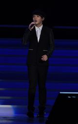 组图：群星献唱中歌榜 韩庚潘玮柏劲歌热舞