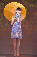 幻灯组图：青春美少女日本开唱 观众热捧盛况空前