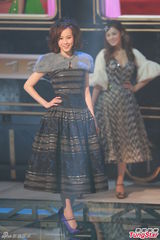 组图：港姐欧式复古礼服亮相 急智环节各显神通