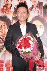 组图：黎耀祥出席首映礼 称不觉黄宗泽因情异样