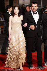 幻灯图集：《温柔的儿子》首映 女星雷人打扮出位