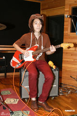 幻灯组图：旺福乐团打造“乡春之旅” 严爵变身牛仔