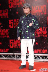 组图：五月天亮相电影首映会 台上火热献唱