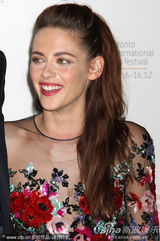 《旅途上》首映 “偷腥女”克里斯汀情变后首公开亮相