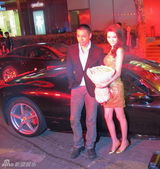 组图：硬汉邵兵助阵F1赛型酷气场受追捧