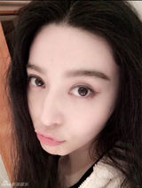 策划：卖萌耍宝手册揭秘 嘟嘴吐舌扮萝莉