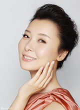 高清图：柯蓝代言分享护肤心得 清爽写真秀素颜美肌