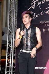 幻灯组图：AK顶酷暑台北签唱 劲歌热舞谢歌迷支持