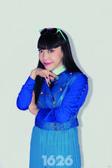 组图：吴莫愁登潮刊封面 摇滚小魔女极尽魅惑