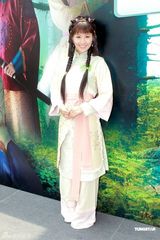 幻灯图：陈法拉新戏肚兜上阵 钟嘉欣受失眠之苦