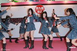 组图：AKB48香港举行握手会 防骚扰要歌迷先洗手