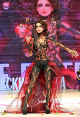 组图：俄罗斯人体彩绘大赛 裸模身姿妖娆