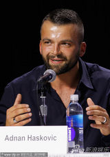 《Twice Born》发布会 佩内洛普-克鲁兹甜笑亮相