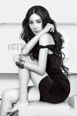 组图：袁珊珊御姐造型拍写真性感俏皮