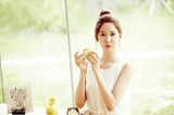 组图：少女时代允儿游济州岛拍小清新写真