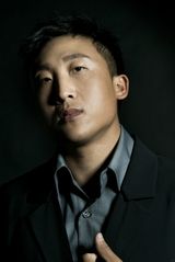 组图：李思博时尚写真大片尽显干练