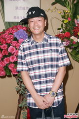 组图：钟嘉欣开唱似百变公主 郑欣宜等助阵