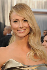 高清组图：乔治-克鲁尼携女友史黛希恩爱亮相