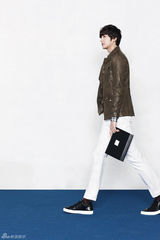 高清组图：韩星李敏镐春夏装广告穿短裤清爽随性