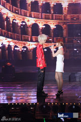 组图：韩新团B.A.P举办Showcase 前辈Secret助阵