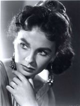 幻灯图：女星珍-西蒙斯生前影像回顾