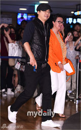 组图：裴勇俊金秀贤等捧场朴振英新片