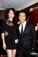 高清图：《叶问2》香港首映 甄子丹洪金宝“对决”