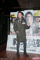 组图：谢霆锋否认豪宅赠前妻 新年与两子聚天伦