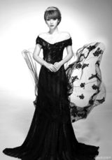 组图：柳岩暗黑女王写真曝光 蕾丝飞舞狂野性感