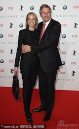 幻灯图：群星齐聚电影节之夜活动 布吉特举止出位