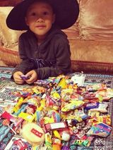 组图：孙悦为儿子离京定居上海 母子照舐犊情深