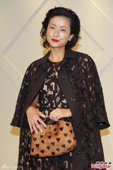 组图：郑秀文被问结婚称无可奉告 自认易相处