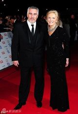 组图：英国家电视奖星光璀璨 蕾丝爆乳风情万种