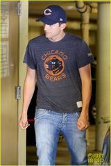 组图:曝黛米-摩尔前夫已订婚 带未婚妻走亲访友