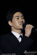 组图：《Mai Ratima》见面会朴智秀苏幼珍黑白争艳