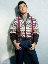 组图：李晨秋冬写真表情酷拽 演绎西部牛仔