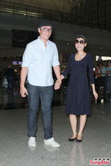 组图：陈茵媺大肚遇交通意外 陈豪报平安