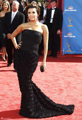 高清组图：伊娃-朗格利亚和老公红毯亲吻秀恩爱