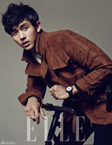 高清图：玉泽演具荷拉等拍慈善写真展多彩魅力