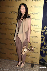 组图：李玟与未婚夫携手亮相 出席活动秀恩爱