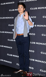 组图：韩星李多海等出席品牌旗舰店开业典礼