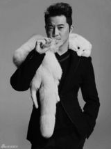 组图：沙溢黑白写真 低调华丽显贵气