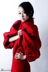 幻灯图：王冰洋拍时尚大片 风格多变显高挑身材