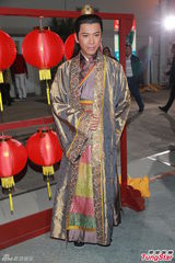 组图：张智霖拉票受欢迎 陈山聪豪门梦碎复出