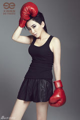 组图：刘忻拳击手造型曝光 坚韧柔美整装待发