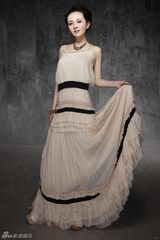 幻灯图：孟茜褪去性感走高雅路线 将发新专辑 