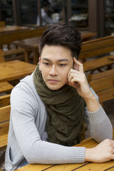 组图：郭力行最新写真 型男变身深情忧郁王子