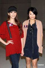 幻灯图：郑嘉颖不出席戴思聪丧礼 黄浩然否认靠太太 