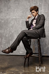 高清图：韩星金智勋拍写真 微露胸肌展致命诱惑