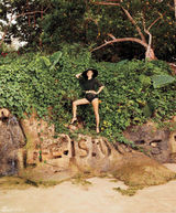 组图：超模凯特-莫斯《BAZAAR》大片秀玉腿